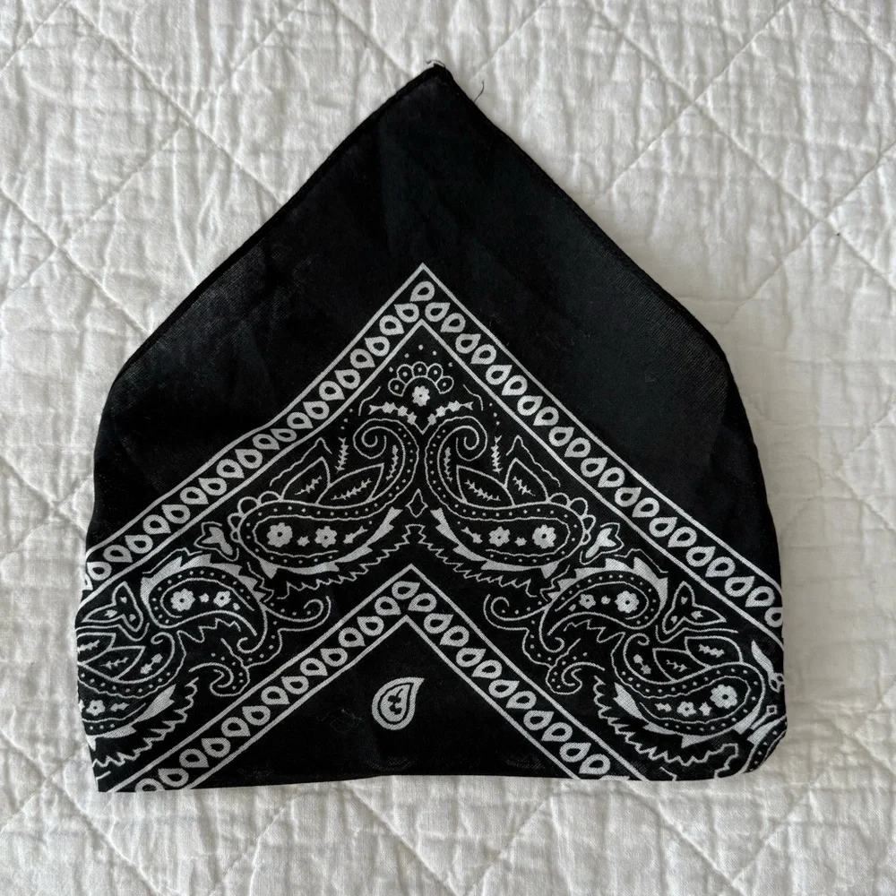 NWOT Black and White Bandana Headband